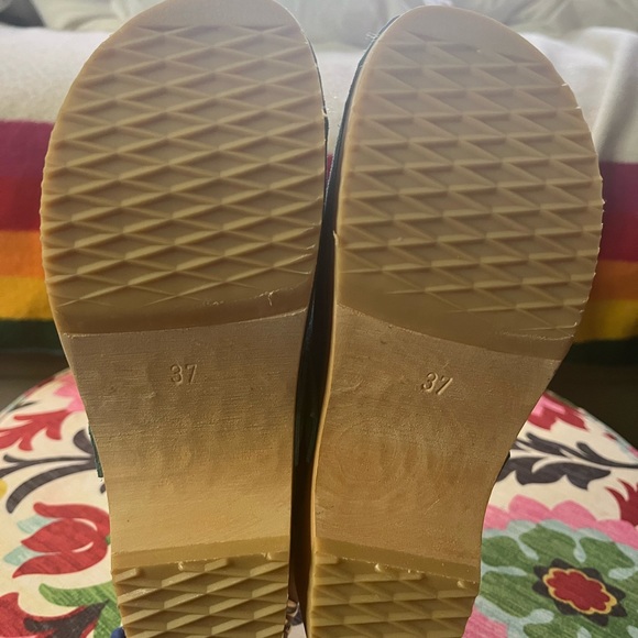 Swedish Hasbeens Clogs-sz 37 - Picture 6 of 9